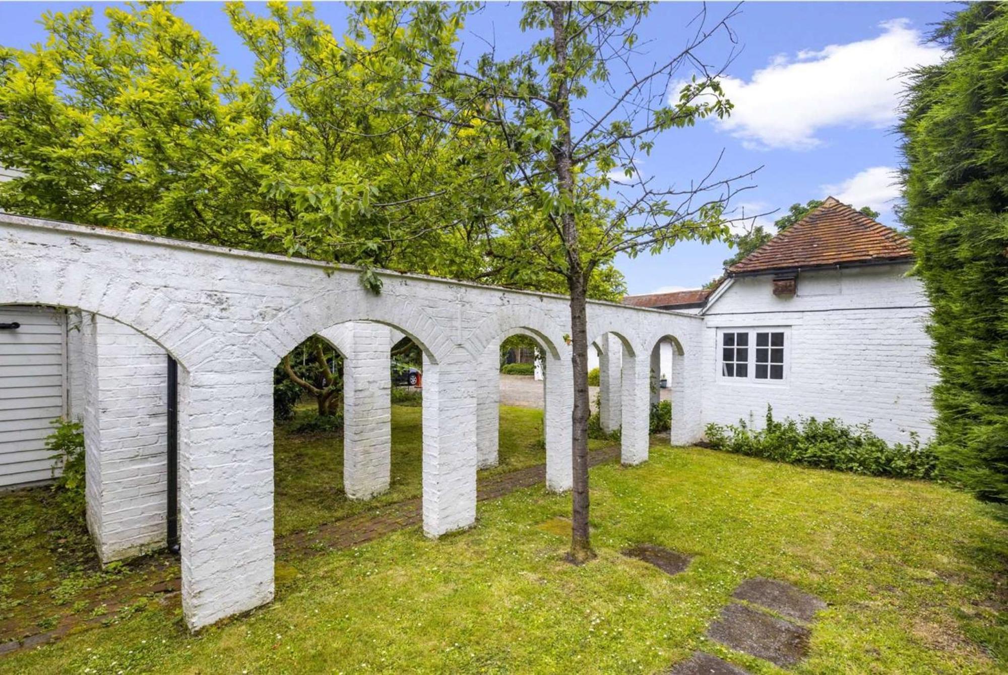 English Farmhouse Cottage ギルフォード エクステリア 写真