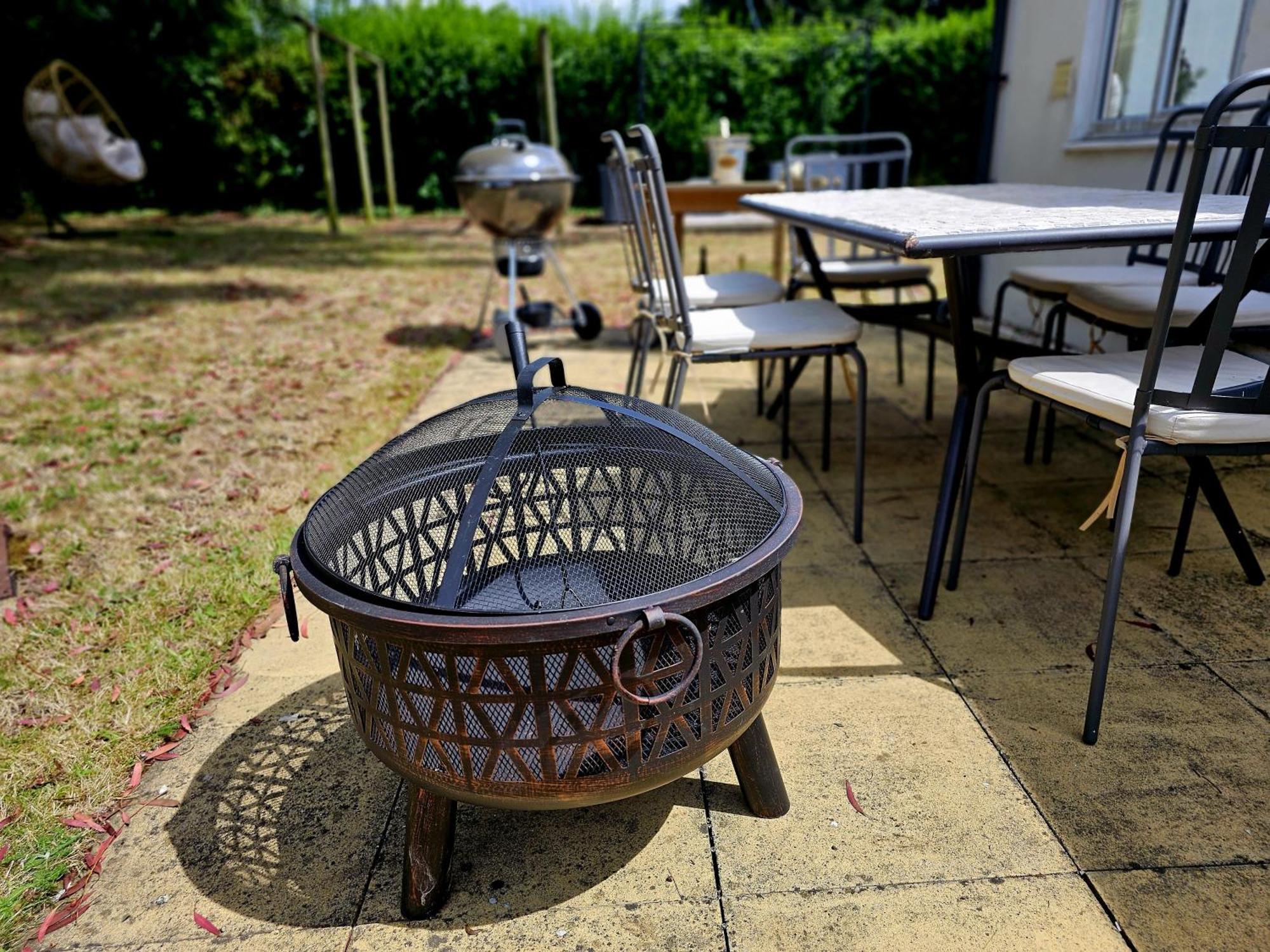 English Farmhouse Cottage ギルフォード エクステリア 写真