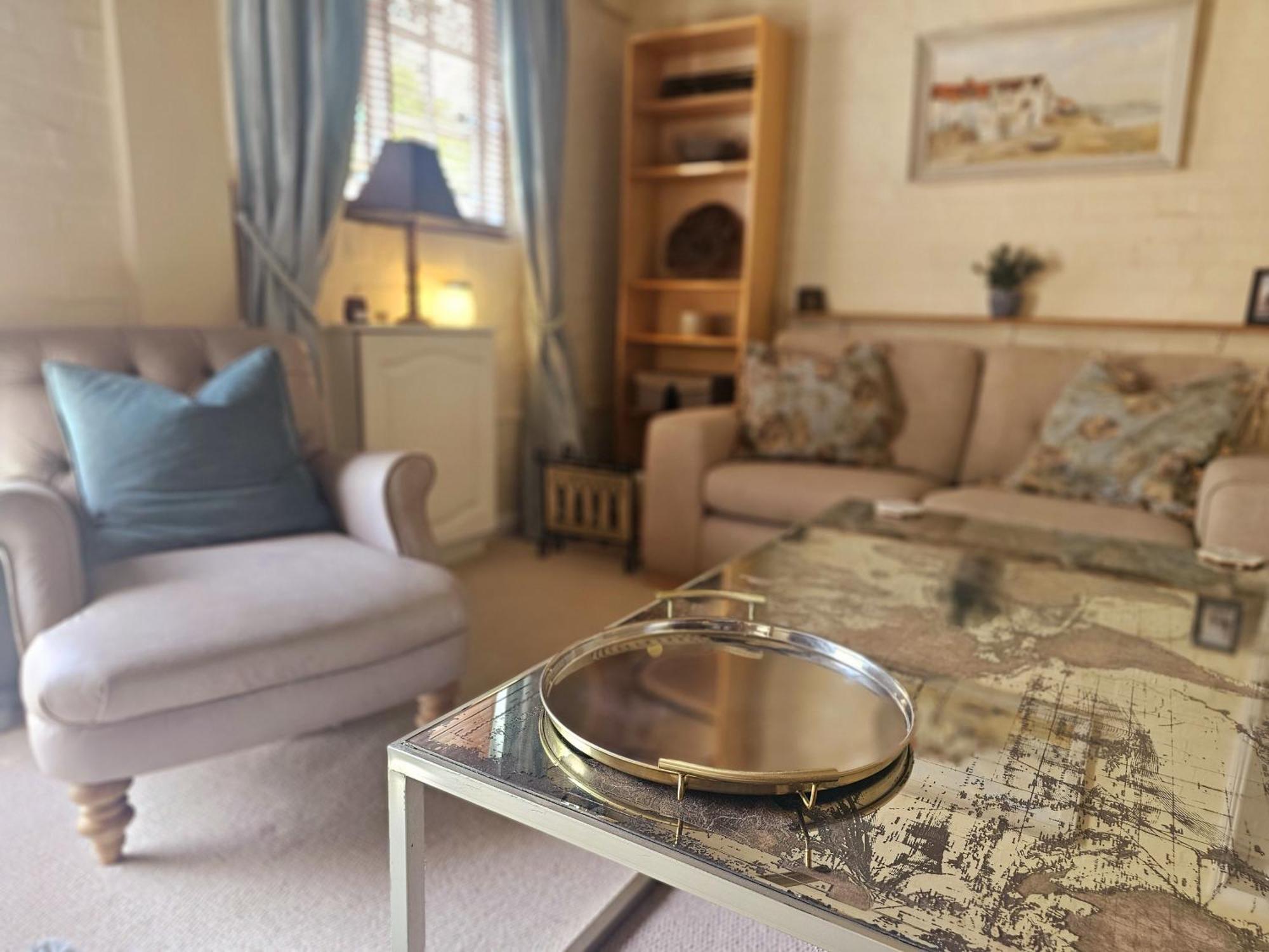 English Farmhouse Cottage ギルフォード エクステリア 写真