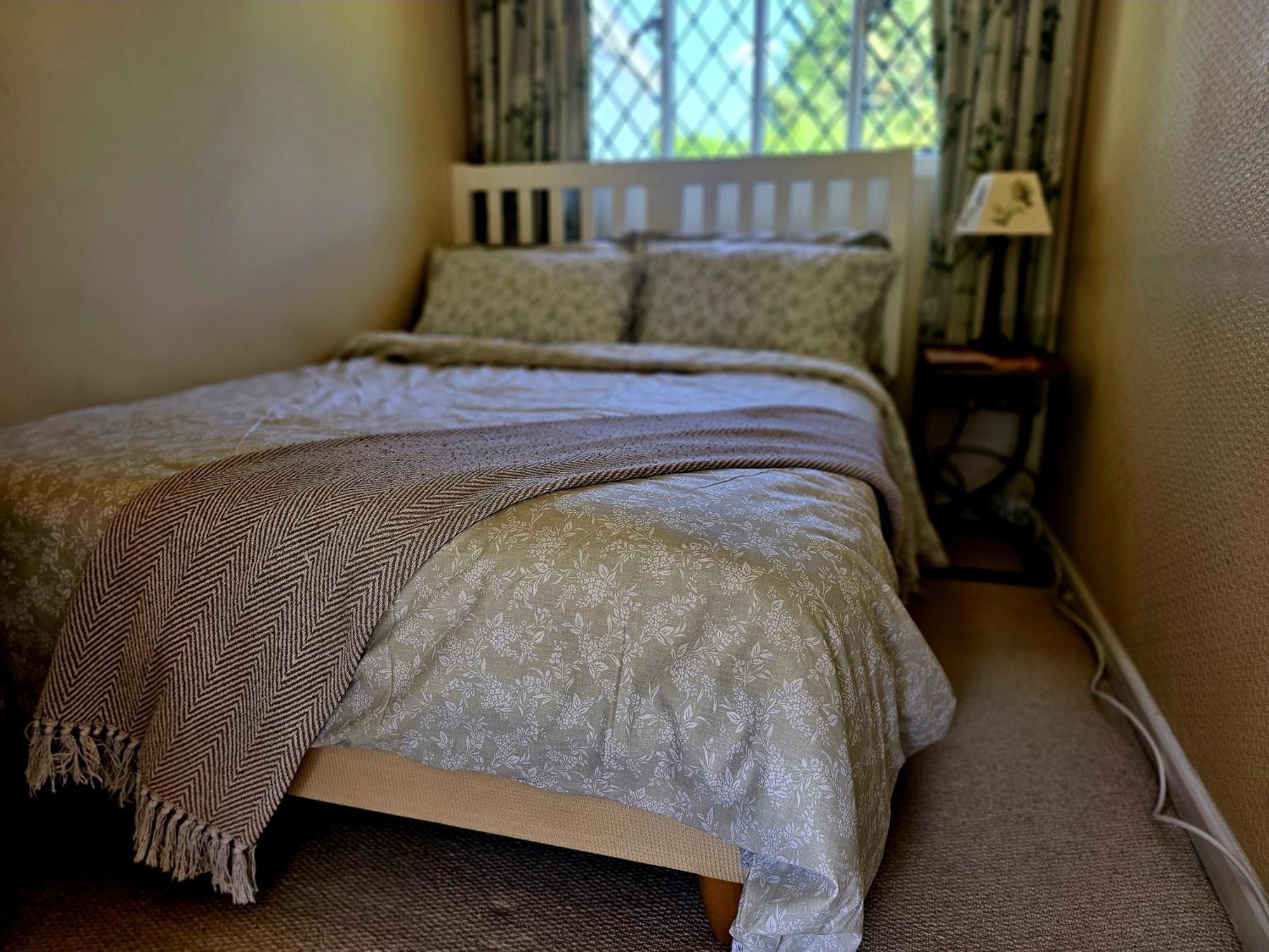 English Farmhouse Cottage ギルフォード エクステリア 写真