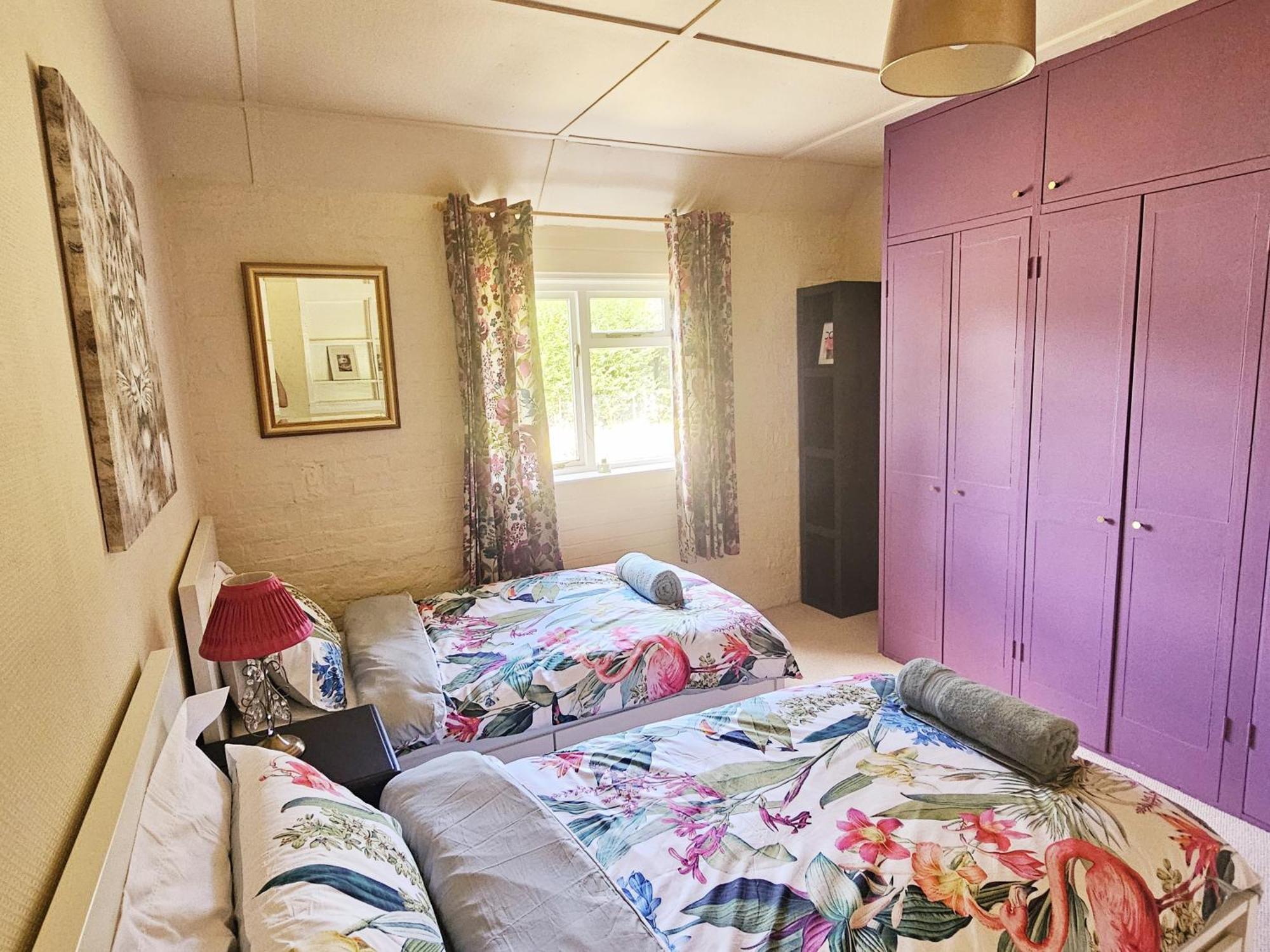 English Farmhouse Cottage ギルフォード エクステリア 写真